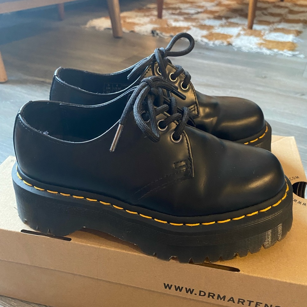 Dr. Martens 1461 SMOOTH LEATHER PLATFORM SHOES - Barely Worn